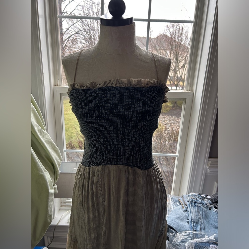 YOUNG THREADS Dress Taupe Black Ruched Bustlind Spaghetti Straps Size Xlarge